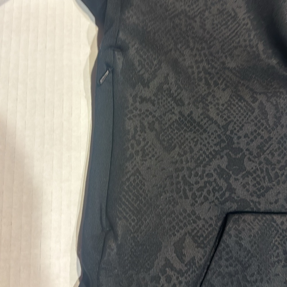 Nike black animal print hoodie therma fit zip up 2 front pockets & side pocket - Picture 10 of 12